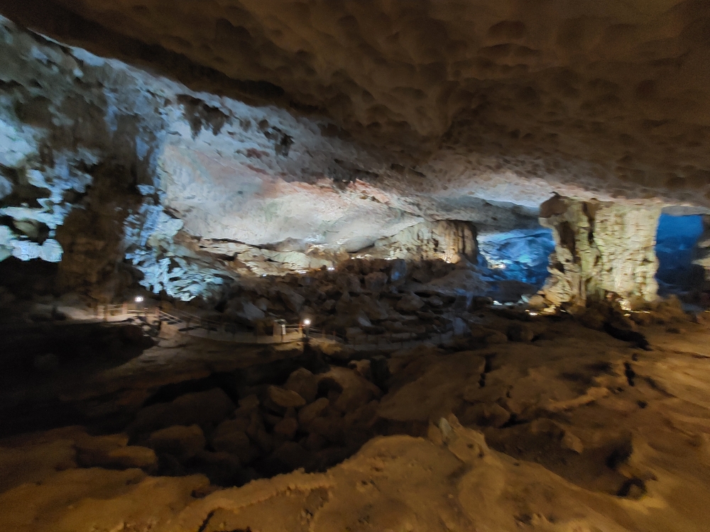 Sung Sot Cave